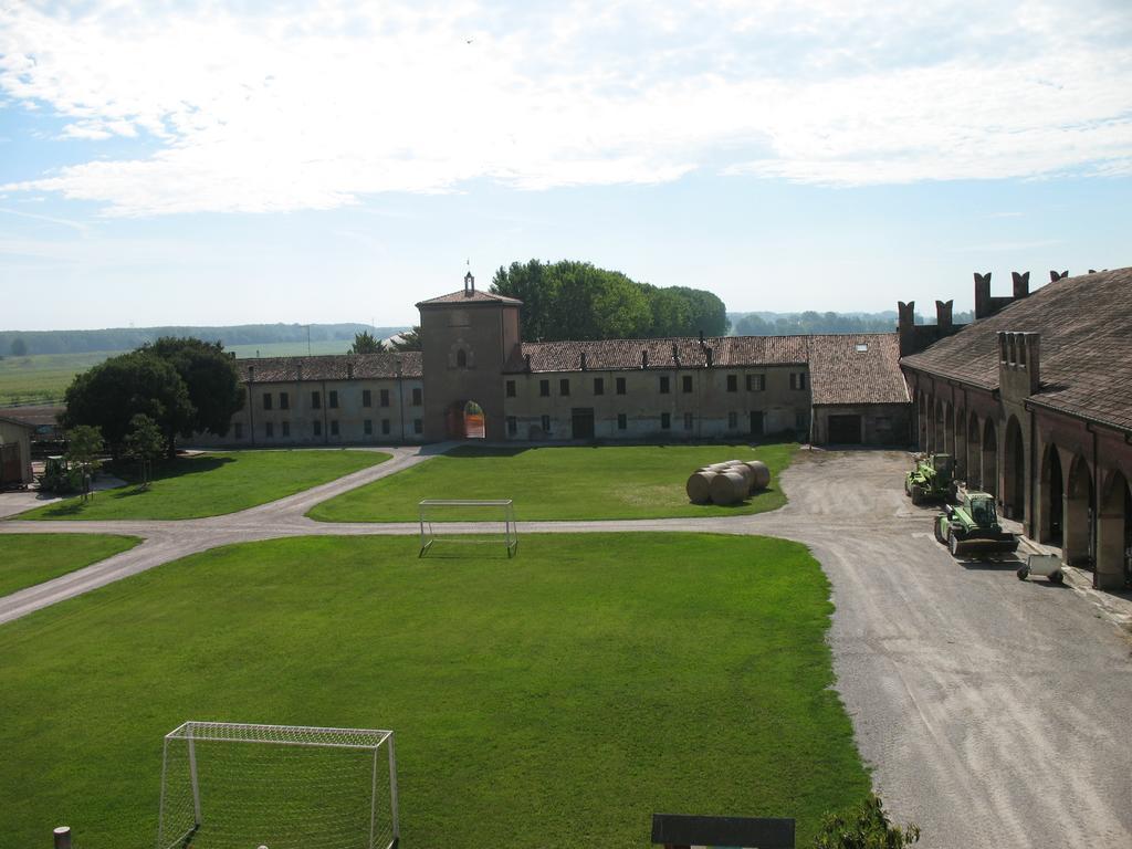 Agriturismo Corte Virgiliana Virgilio Luaran gambar