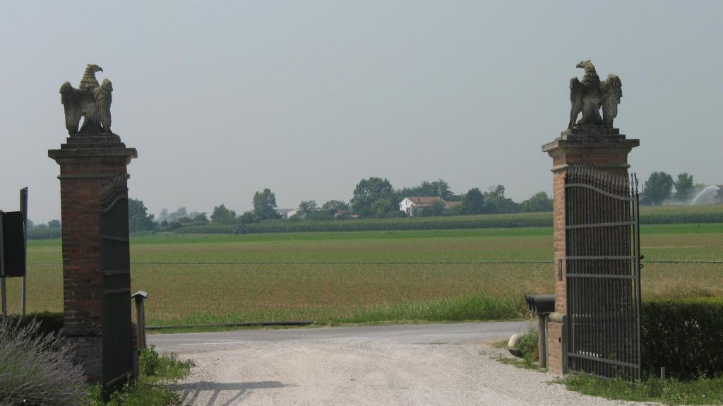 Agriturismo Corte Virgiliana Virgilio Bilik gambar